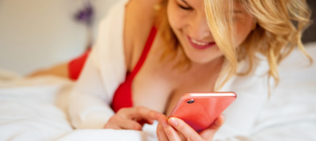 The Art Of Sexting Tips For Staying Aroused In The Digital Age Ravish Magazine