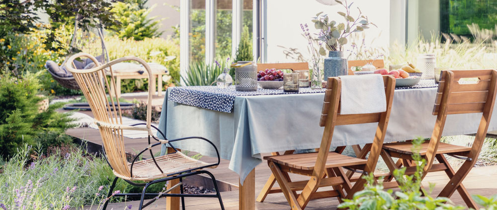 dressing your garden table