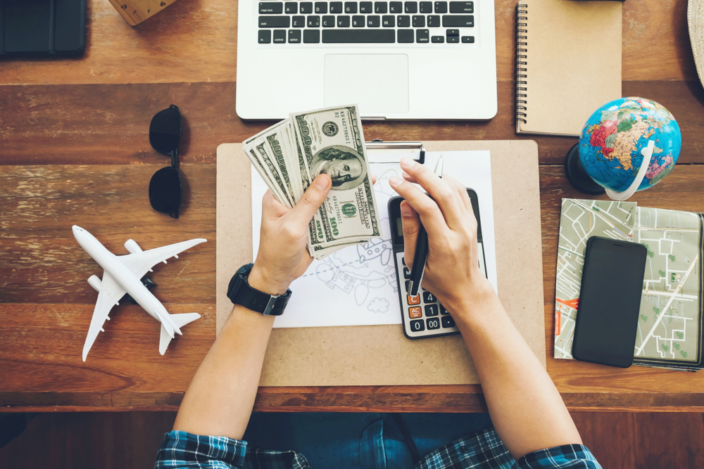 money saving travel tips