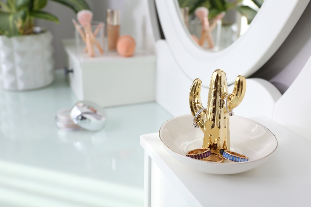 how to clean engagement ring