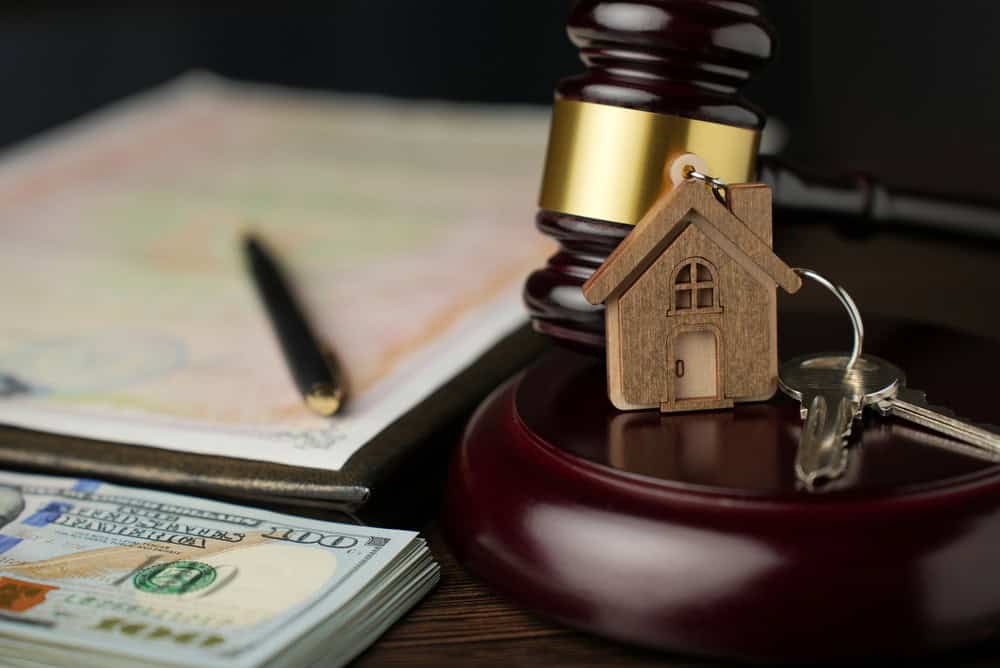 Property Auction Solicitors: Why Legal Advice Matters Before Bidding